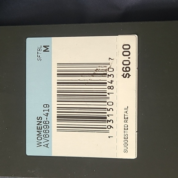 Nike Women’s Softball Lightweight Practice Shirt - Picture 7 of 8